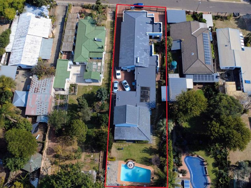 Expansive Multi-Generational Estate with Off-Grid Capability - Photo 1