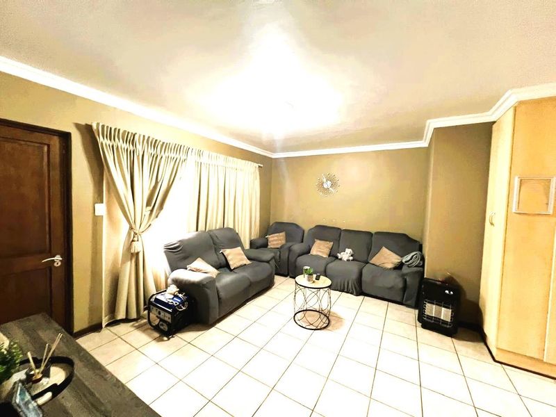 2-Bedroom Apartment for sale in Bains - Photo 3