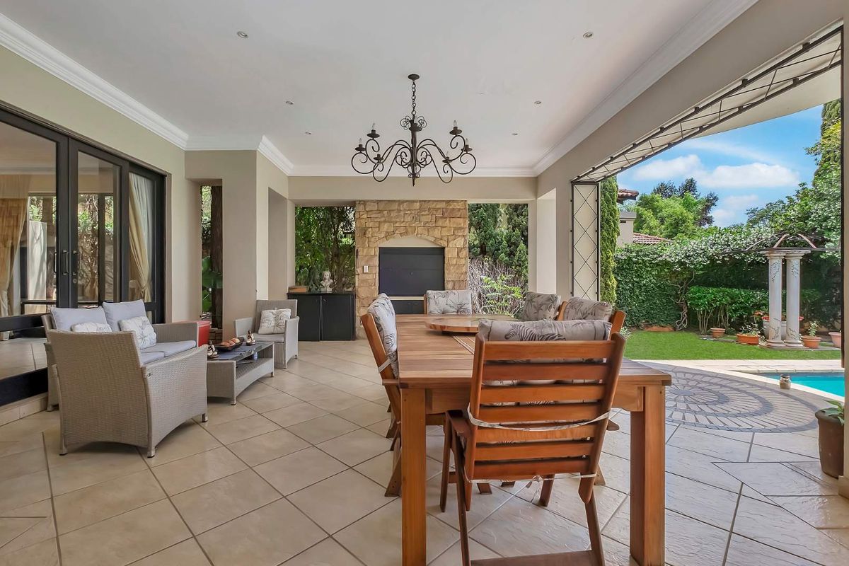 4 BEDROOM FAMILY HOME - Photo 2