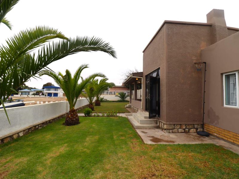 2 Bedroom Beachfront Home For sale with Permanent Ocean Views - Prime Investment Potential - Photo 7