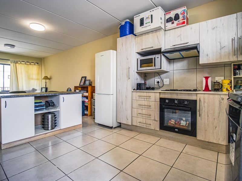 “Secure returns. Prime location. Immediate income.” - Photo 3