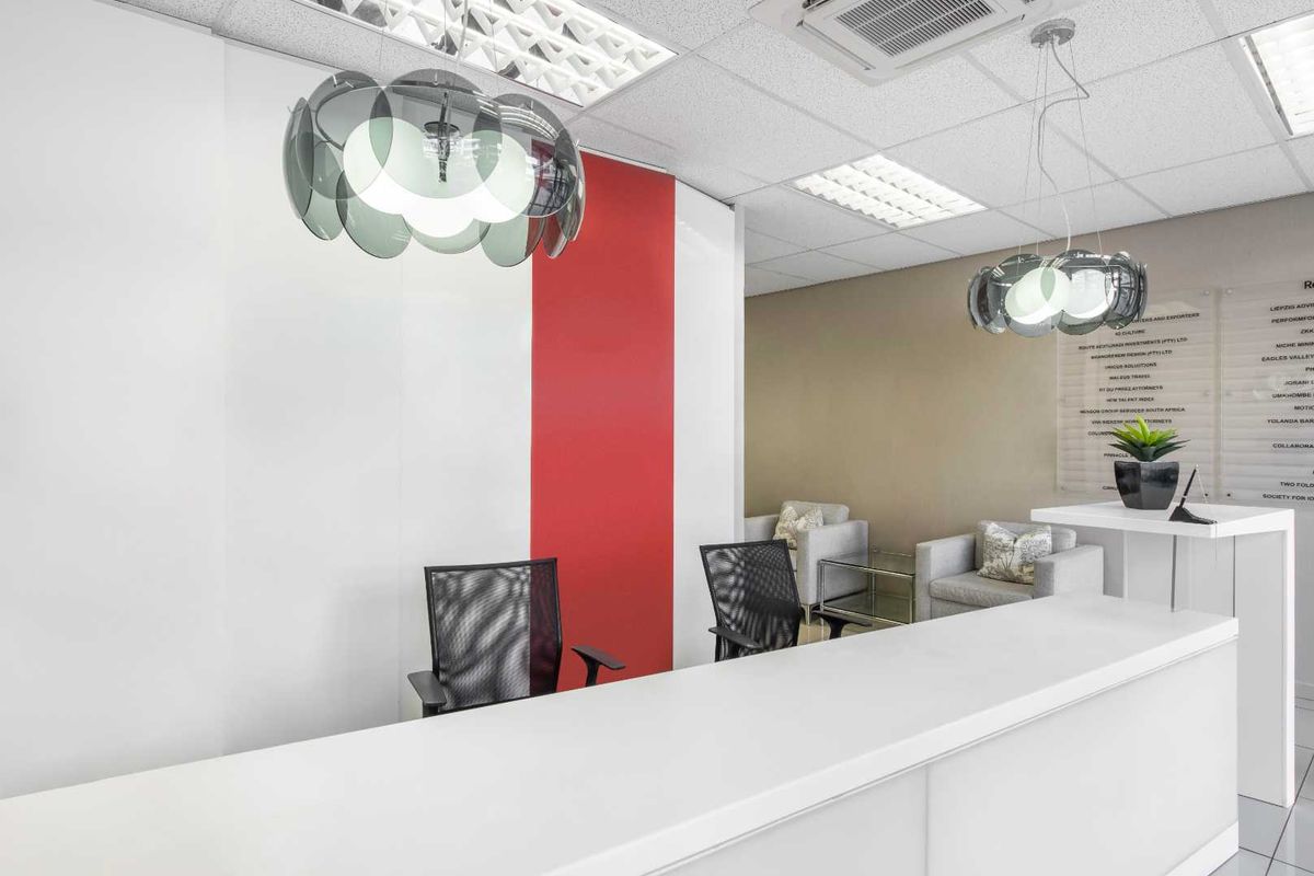 Private office space for 3 persons in Regus Southdowns Ridge Office Park. - Photo 5