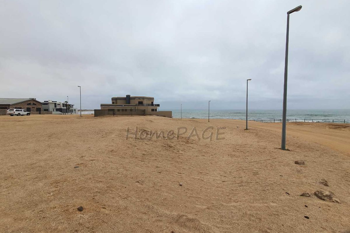 Ext 10, Henties Bay:  LARGE Beachfront Plot is for sale - Photo 4