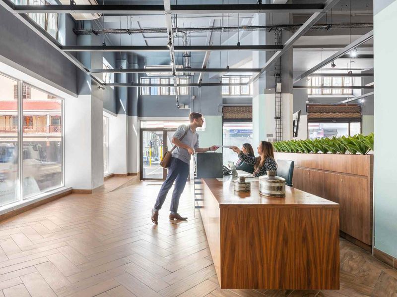 Fully serviced private office space for you and your team in Spaces 50 Long Street. - Photo 3