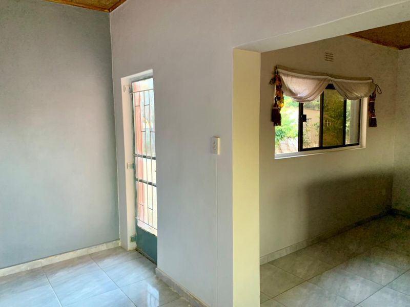 3-Bedroom Home with Versatile Flatlet & Double Garage – Prime Value in Okahandja! - Photo 8