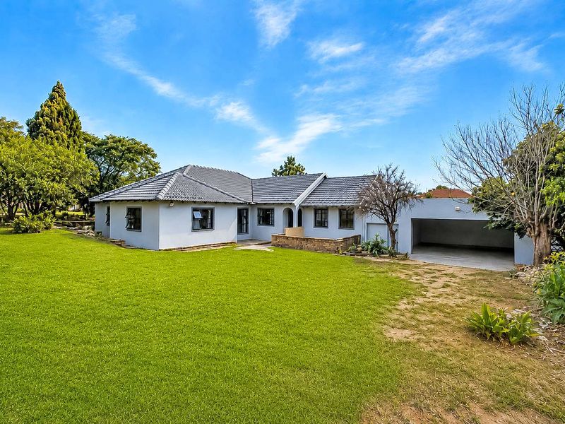 Bring Your Vision to Life in This Spacious 5 Bedroom Family Home - Photo 1