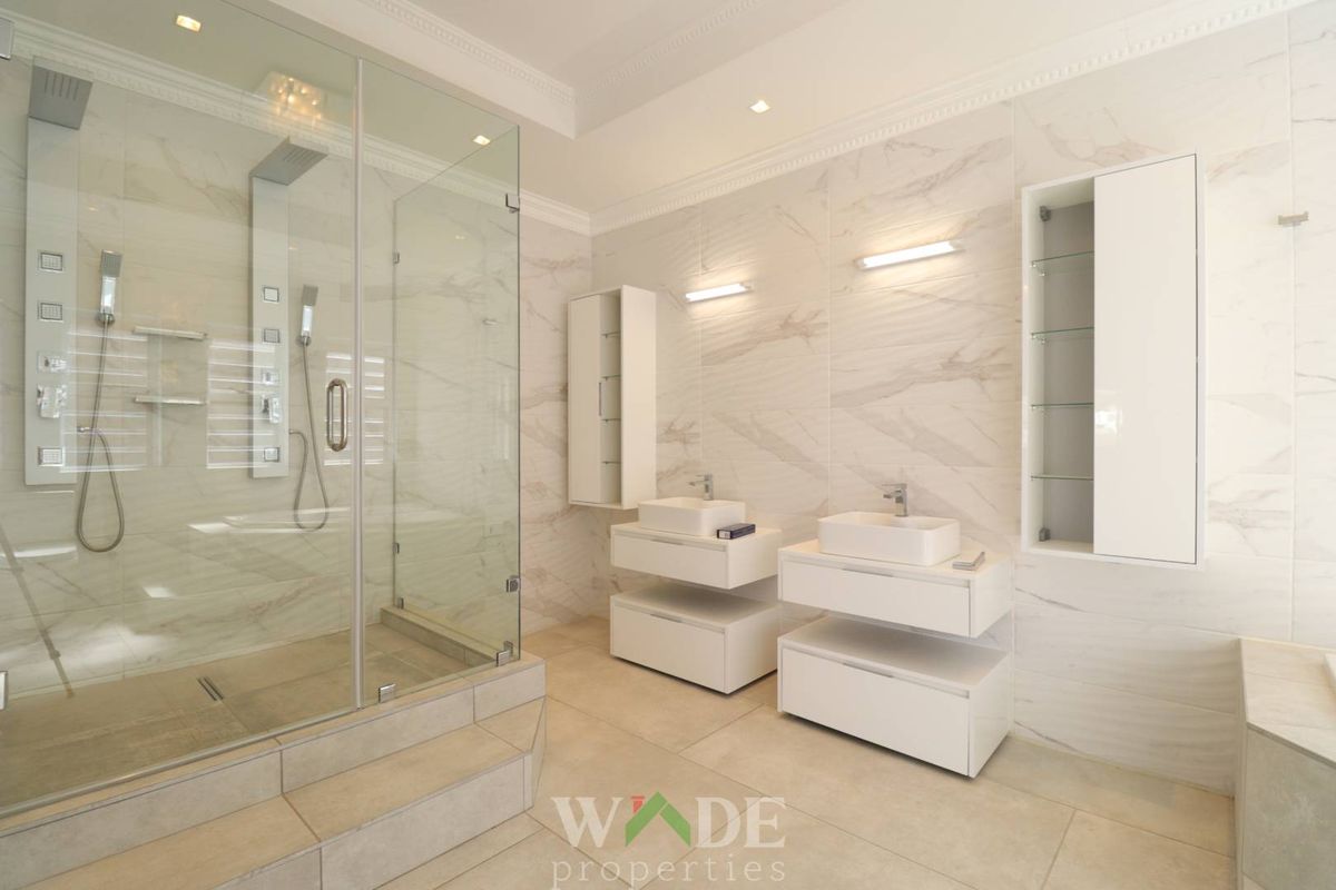 Windhoek Auasblick: Newly built 7 Bedroom house with Flat is For Sale - Photo 3