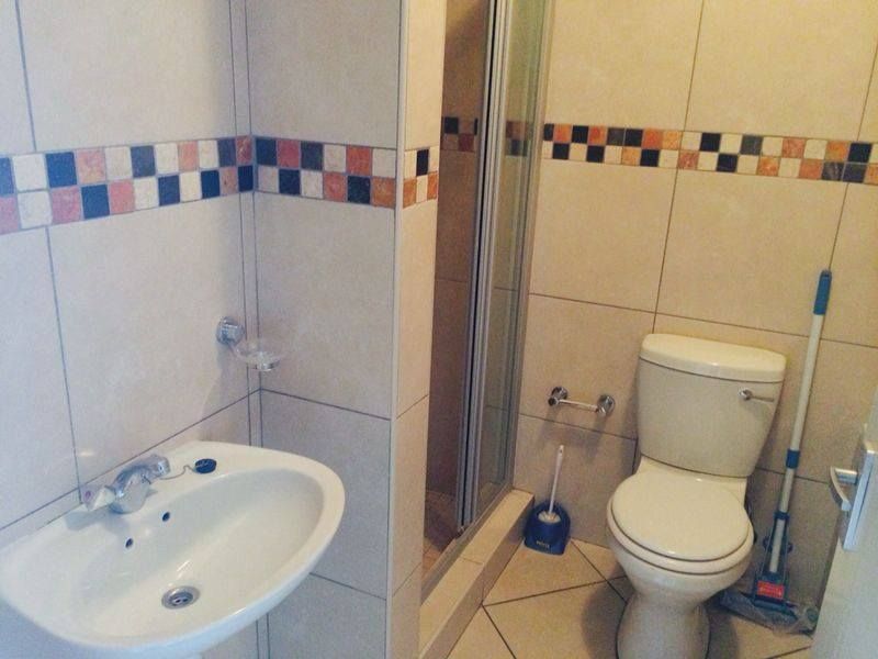 NEAT + WELL MAINTAINED DUPLEX TOWNHOUSE (CORNER UNIT) FOR SALE IN KLEINE KUPPE!!!  CC Registered - Photo 7