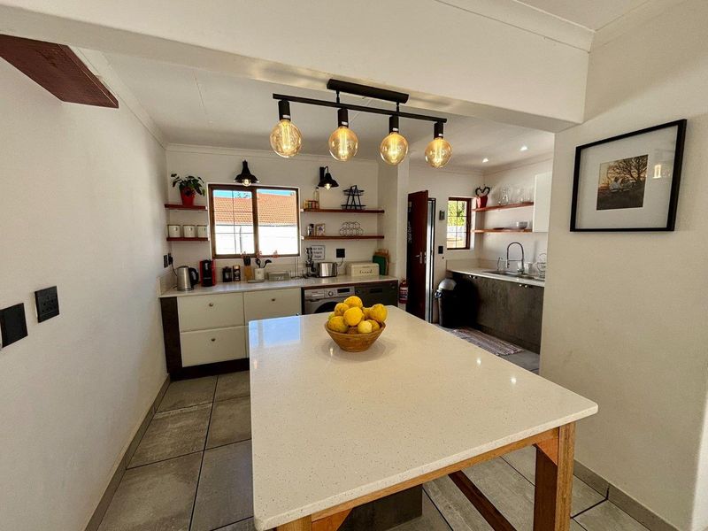 Exquisite, stylish townhouse to rent in Die WIlgers - Photo 6