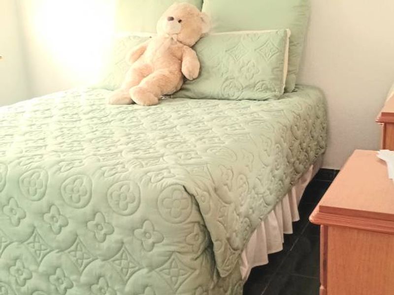 Spacious 3 Bedroom Apartment - Photo 9