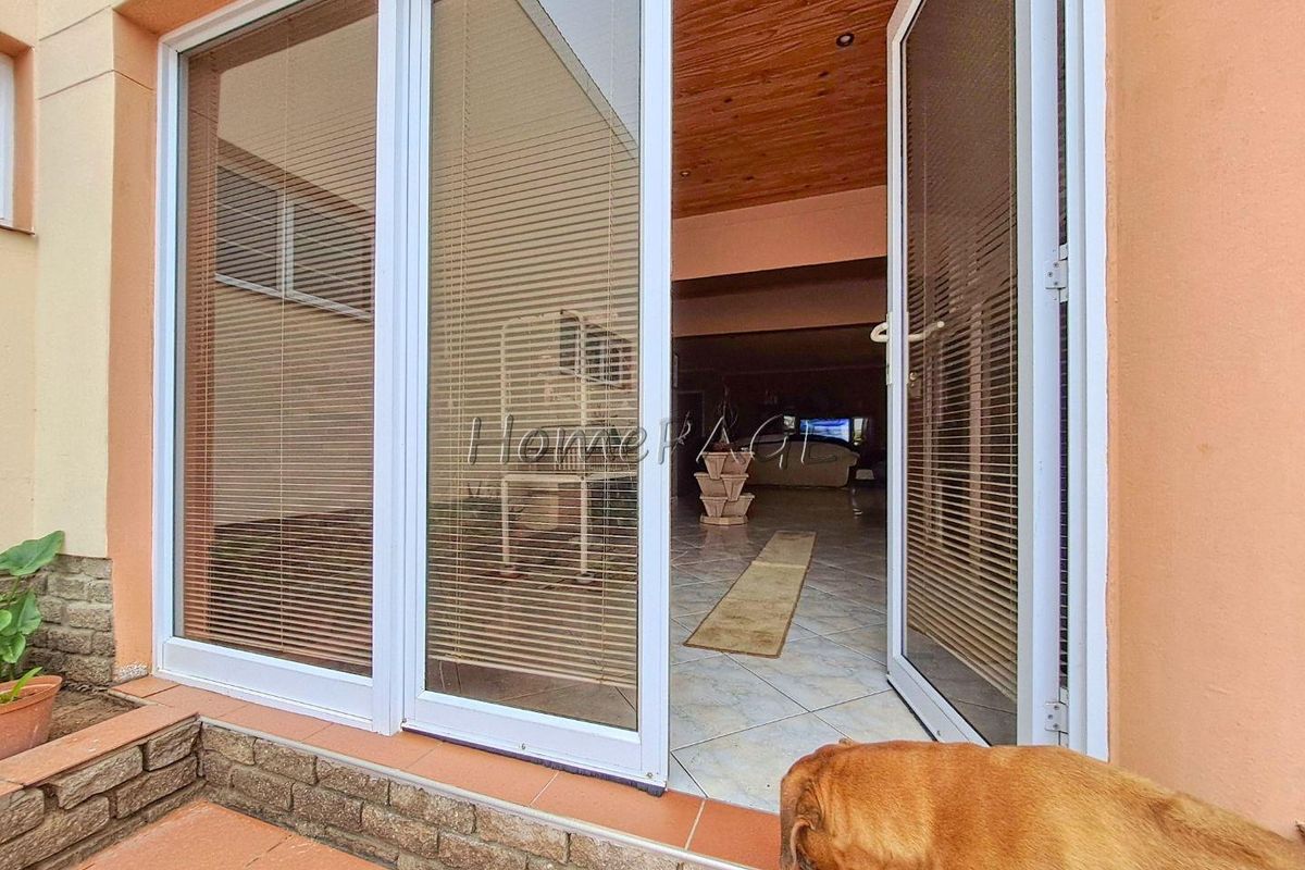 Central Walvis Bay:  Spacious 3 Bedr Home with 2 Bedr Flat is for Sale - Photo 5