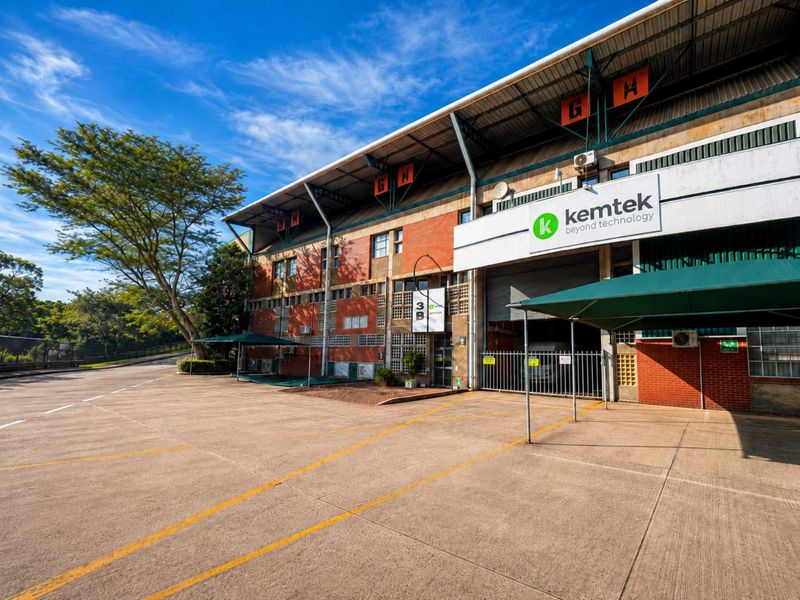 1 224m2 Industrial Unit with 300m2 Offices | Westgate Park - Photo 3