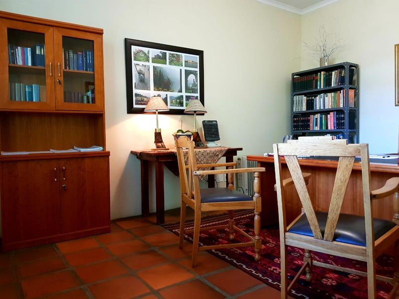 7 Bedroom House For Sale In Klein Windhoek - Photo 4