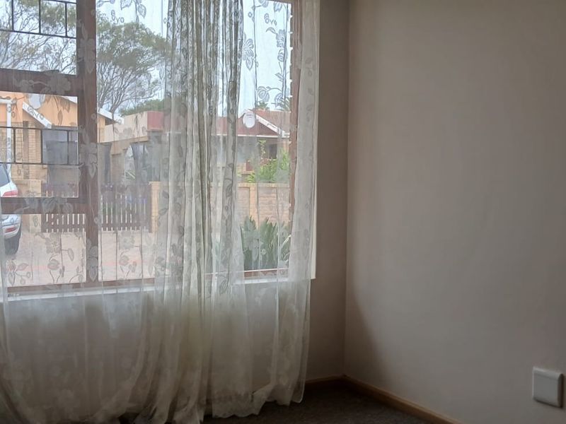 Low Maintenance Townhouse in the Heart of Heiderand - Photo 10