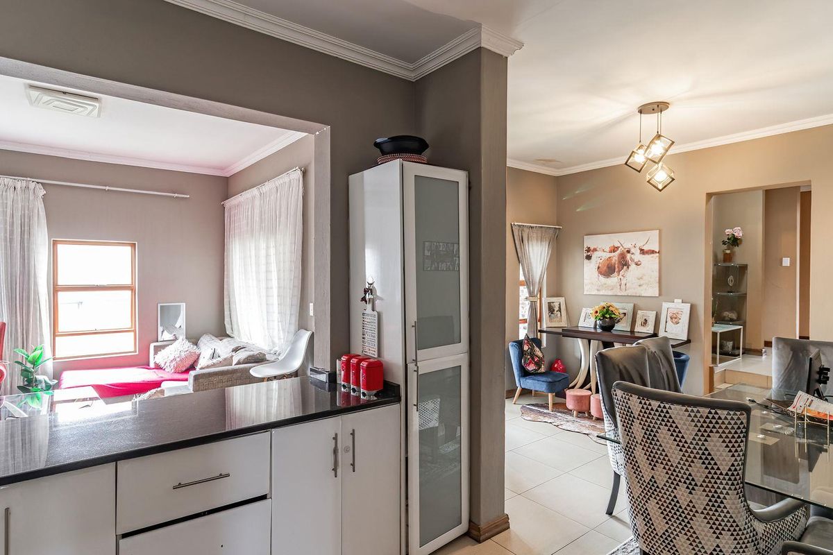 Spacious, Stylish & Designed for Living – Your Dream Home Awaits - Photo 3