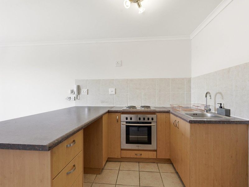 1 Bedroom Apartment in Salt River - UNFURNISHED - Photo 3