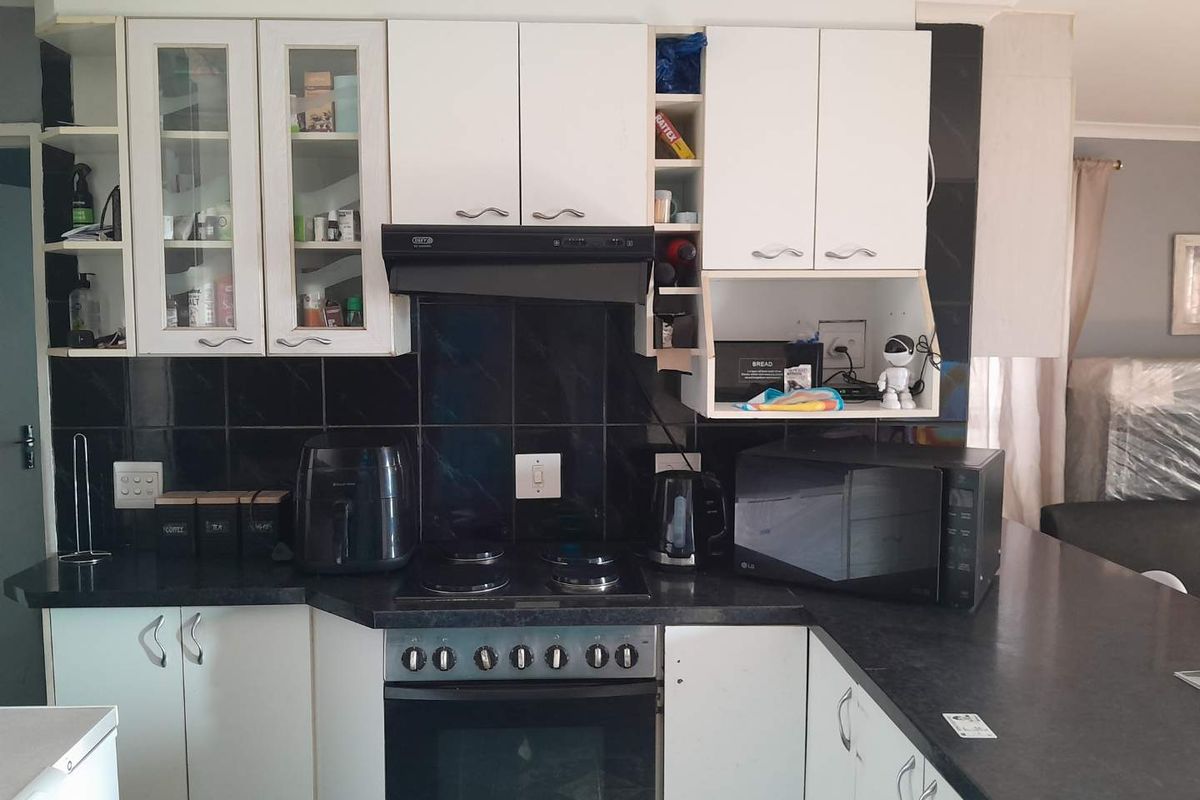 Beautiful face-brick 3-bedroom Home - Photo 5