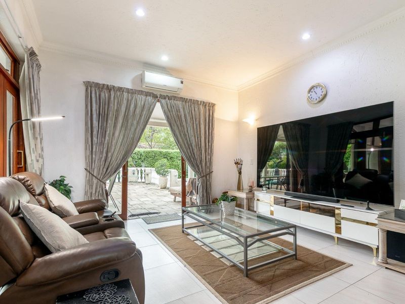 5 Bedroom House for Sale in Dainfern Golf Estate - Photo 10