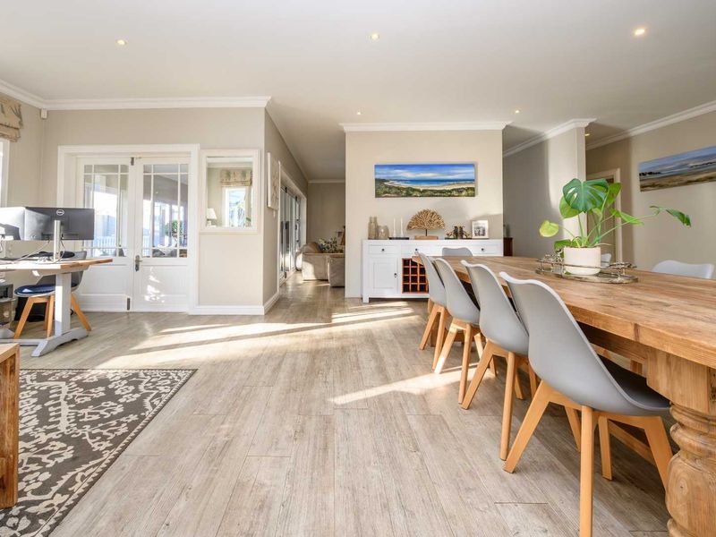 JUST MOVE IN | SECURE FAMILY HOME IN SOUGHT-AFTER SHORT ROAD, WALMER - Photo 4