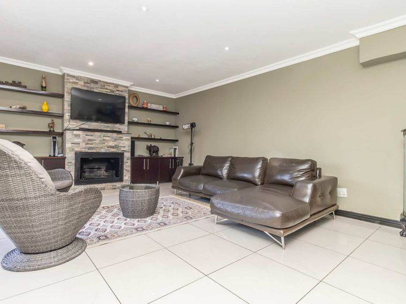 4 Bed, 4 bath and study home in Pinehaven. - Photo 9