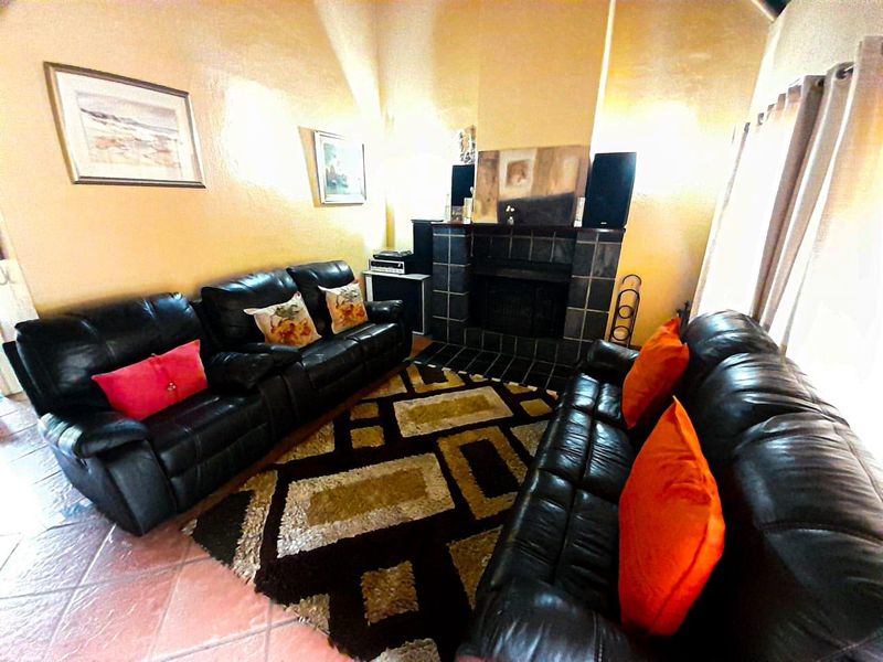 Phenomenal family house for a large family - Photo 7