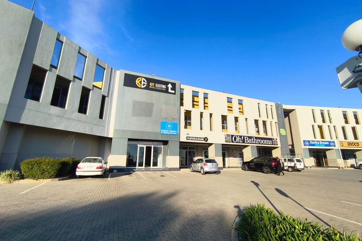 429m2 Showroom / Retail Space to Let in Midrand - Photo 3