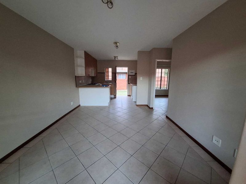 Two Bedroom Ground Floor Unit in Secure Complex - Photo 7