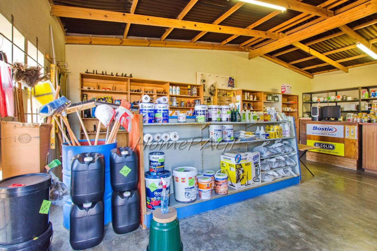 Light Industrial Area, Henties Bay:  Warehouse/Workshop with Flat is for Sale - Photo 5