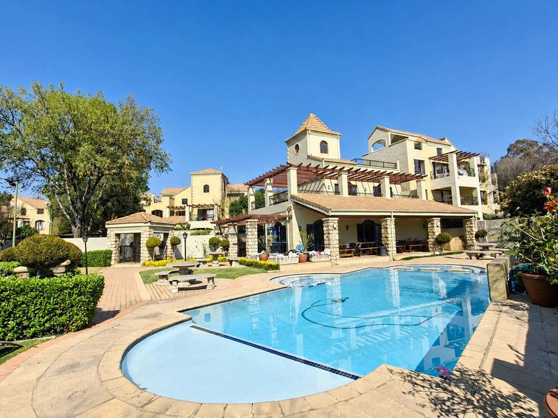 Gorgeous 2 bed, 1 bath, top floor apartment available for sale in Morningside