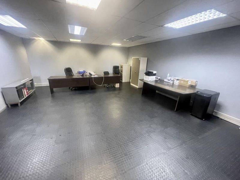 Hendra - Prime 1 004 sqm Industrial Unit – To Let | Riverhorse Valley - Photo 8