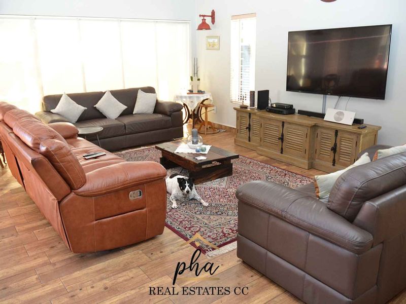 Stunning four bedroom house for sale in Waterfront - Photo 9