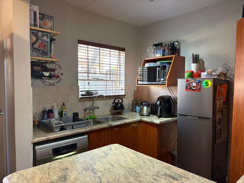 Charming 3 Bedroom Duplex in Allens Neck - Photo 9