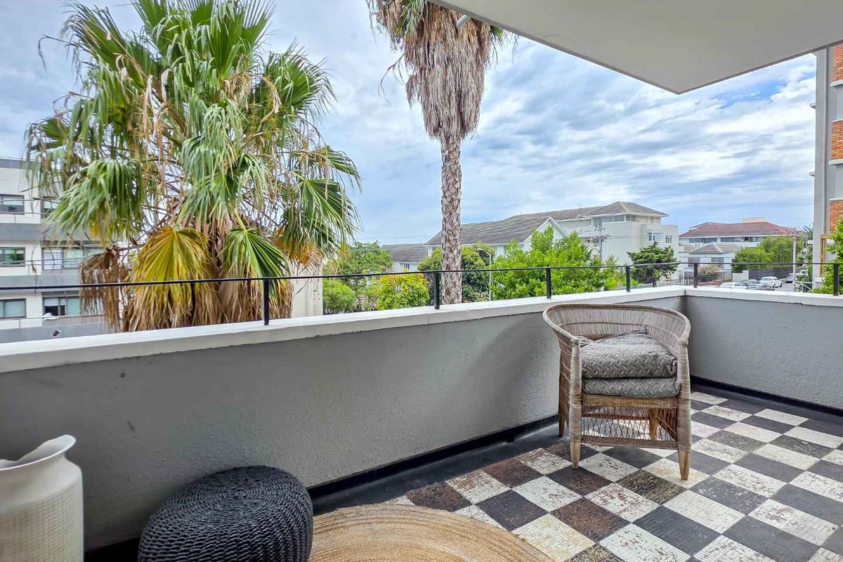 North east facing corner apartment with two balconies and automated garage | Sea Point - Photo 5