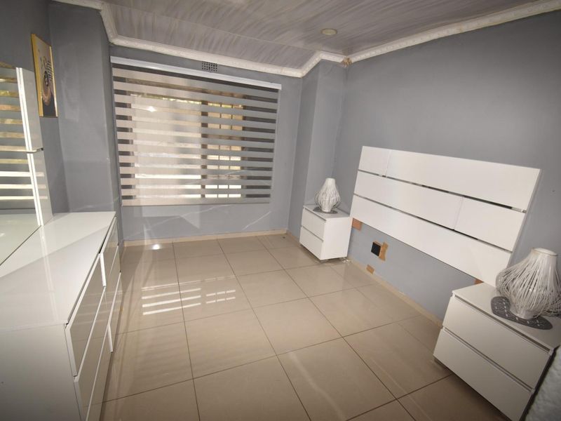 Charming 3-Bedroom Home with Flatlet in Crystal Park - Photo 9