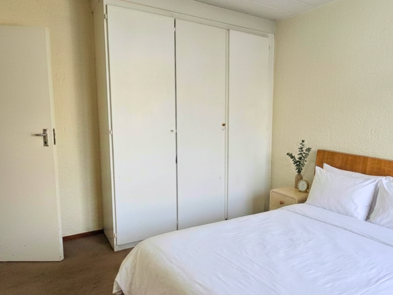 Modern 2-Bedroom Apartment in the Heart of Sandton - Photo 9