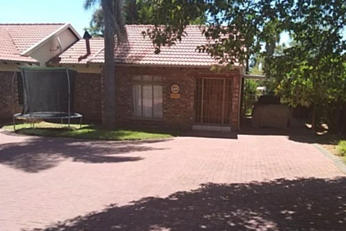 Priced to sell property - Photo 3