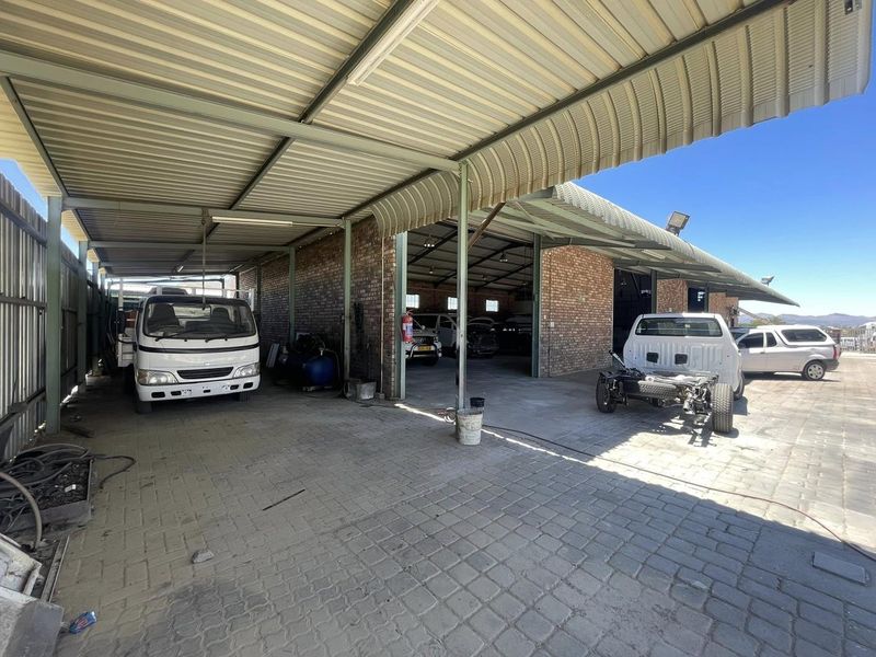 TO LET!! WAREHOUSE IN LAFRENZ INDUSTRIAL AREA - Photo 4