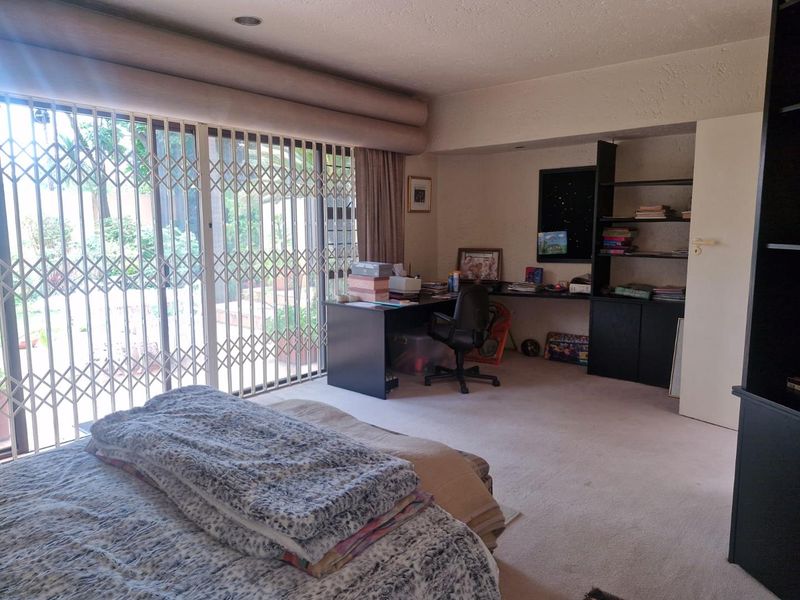 3 Bedroom simplex Cluster in small intimate complex on prestigious west road south - Photo 10