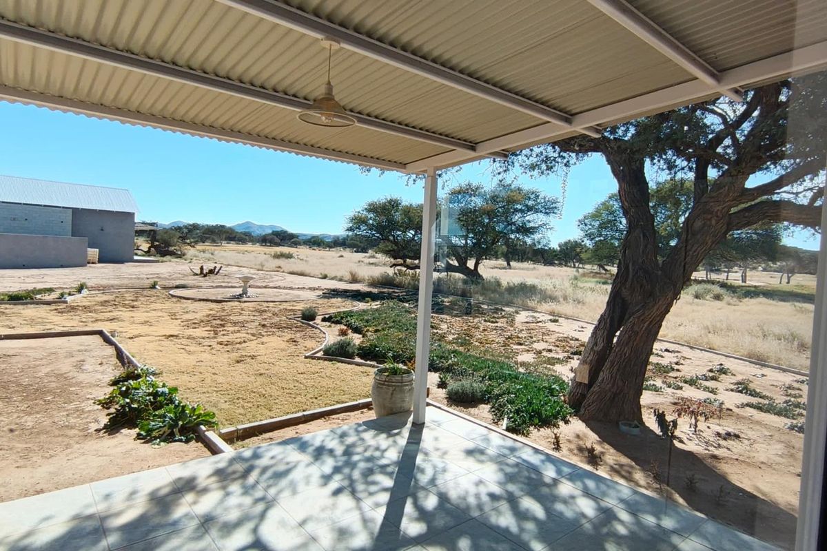 Modern 5 Bedroom House, Omeya Golf Estate - Photo 2