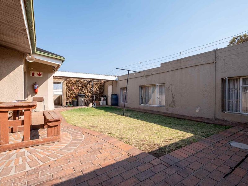 REDUCED. Outstanding Return on Investment For Student Accommodation Investors, Offered By This Unique Property,  For Sale In Brixton, Johannesburg - Photo 4