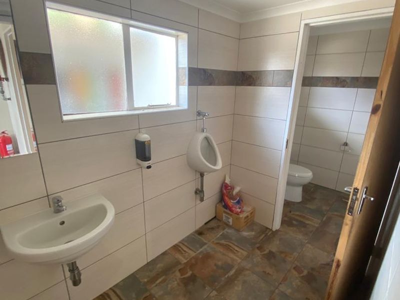 🌇 Prime Commercial Investment – Eros, Windhoek - Photo 6