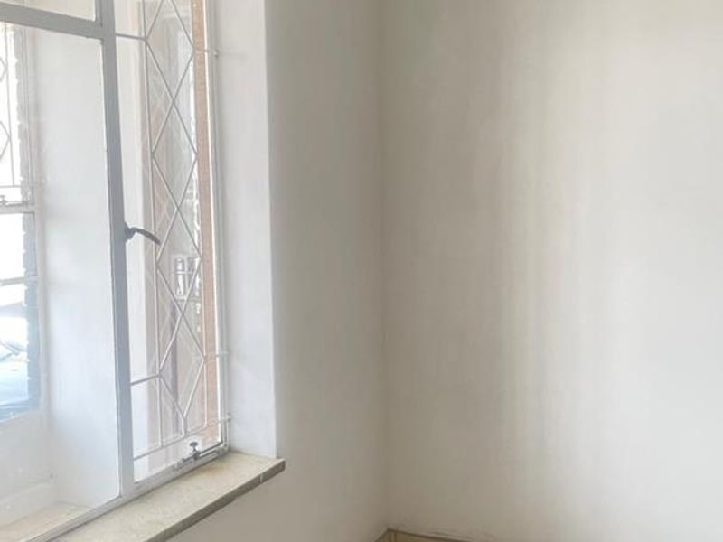 Flat For Rental - Photo 7