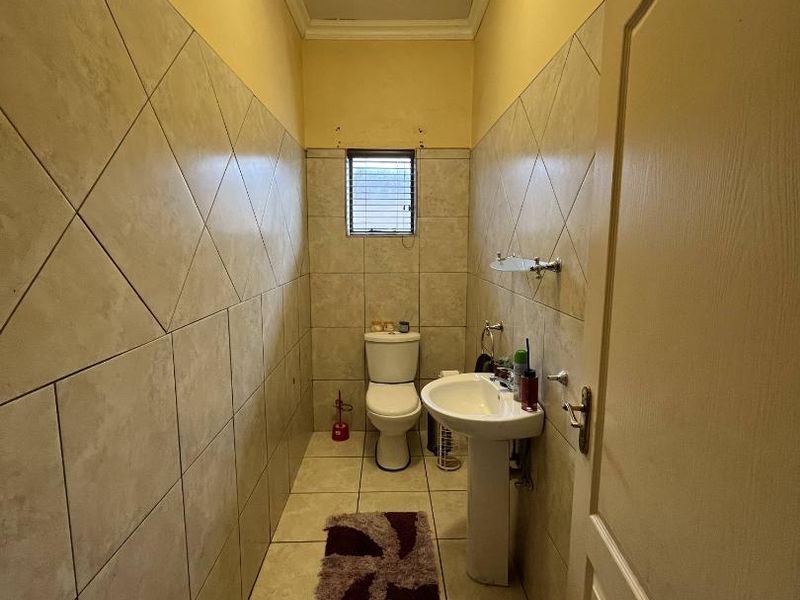 🏡✨ STUNNING FAMILY HOME FOR SALE IN CIMBEBASIA - Photo 10