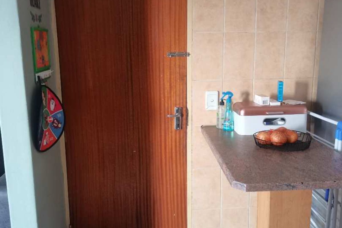 "Perfect Blend of Comfort & Style: Jo'burg Apartment!" - Photo 4