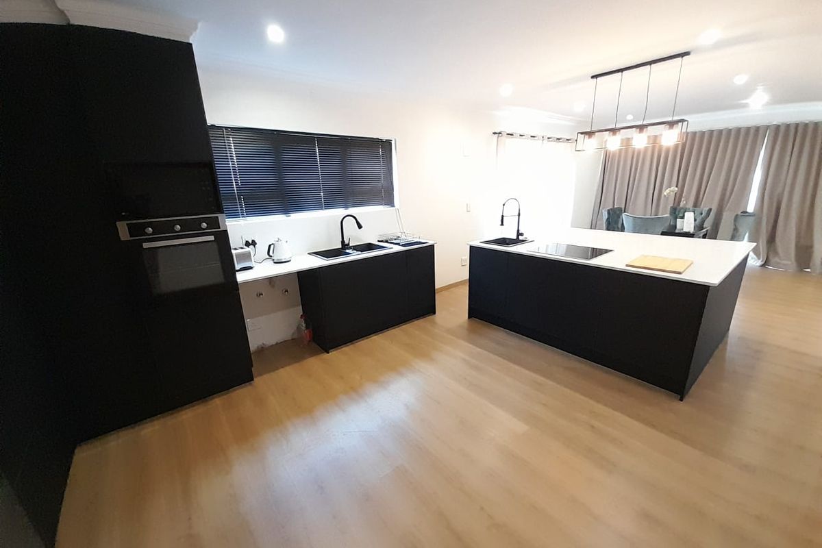 Astonishing estate ideally suited for a large family - Photo 5