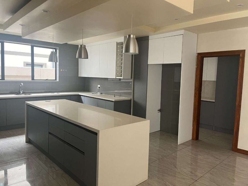 Luxury 5 Bedroom Modern Home for Sale in Bedfordview Estate – Pool, Balconies & Premium Finishes - Photo 5