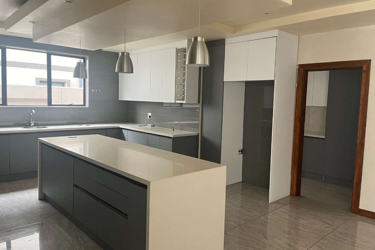 Luxury 5 Bedroom Modern Home for Sale in Bedfordview Estate – Pool, Balconies & Premium Finishes - Photo 5