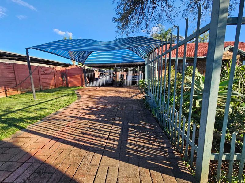 2 bedroom house in theresapark priced to go!!! - Photo 6