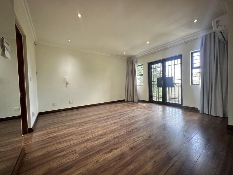 Very Secure 4 Bedroom Home For Rent In Morningside, Sandton - Photo 9