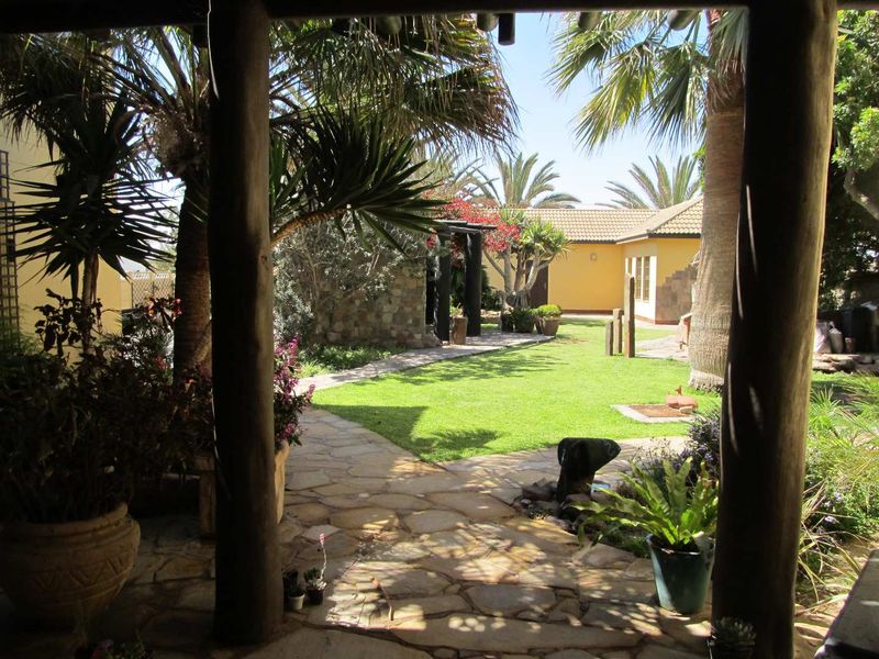 CLASSIC GERMAN STYLE HOME WITH UNOBSTRUCTED DUNE VIEW - Photo 6